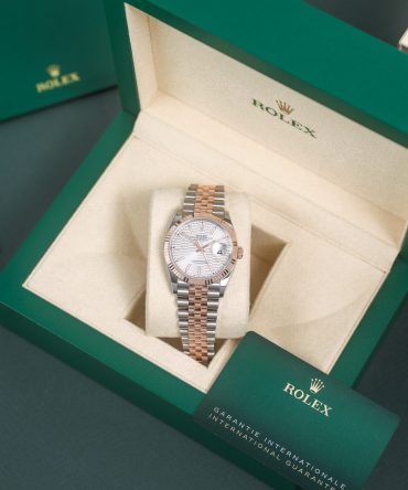 Alternative view of Rolex Datejust 126231-0033 - Motif Silver Dial, 36mm, Jubilee, Everose Gold 18K