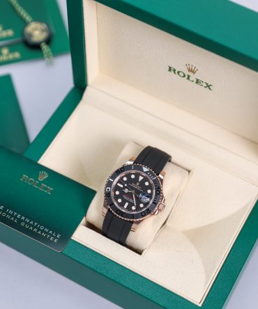 Alternative view of Rolex Yacht Master 126655-0002 - Black Dial -  Platinum / Everose Gold 18k / Oysterflex - 40mm