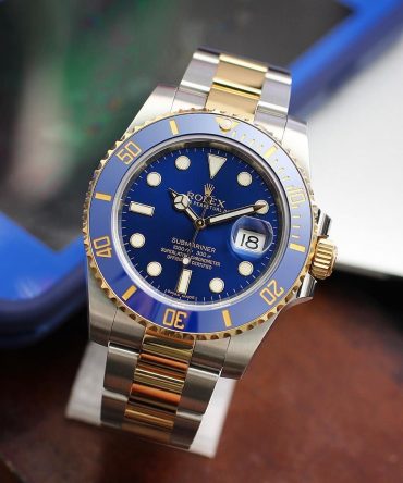 Alternative view of Rolex Submariner Date 116613LB, 40mm, Black Dial, Oyster Demi Yellow Gold