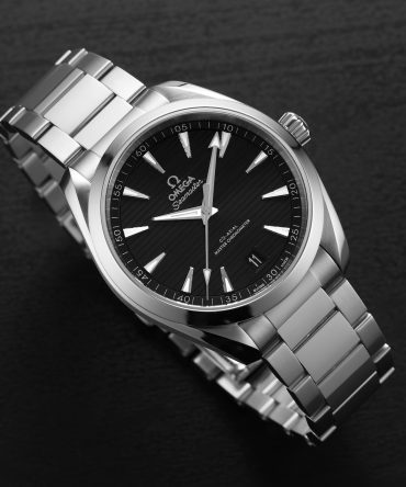 Alternative view of Omega Seamaster Aquaterra 150m 8800 - 220.10.38.20.03.001 - Black Dial, 38mm, Stainless Steel