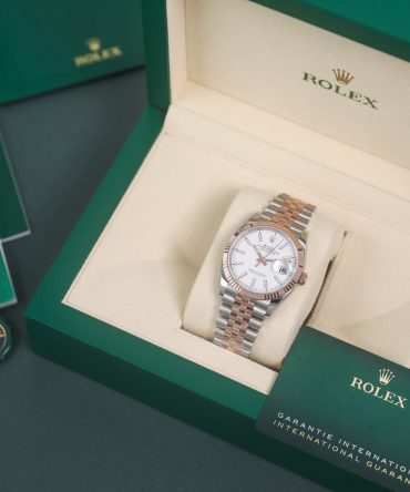 Alternative view of Rolex Datejust 126231-0017 - White Ceramic Dial, 36mm,  jubilee, Everose Gold 18K