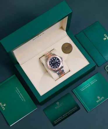 Alternative view of Rolex Yacht Master 126621-0002 - Black Dial - Oystersteel / Platinum / Demi Everose Gold 18k - 40mm