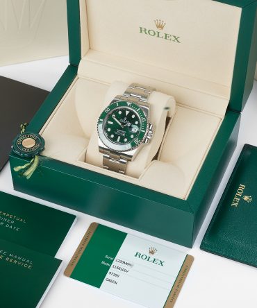 Alternative view of Rolex Submariner Date 116610LV "Hulk" , 40mm, Green Dial, Oyster Oyster Stainless Steel