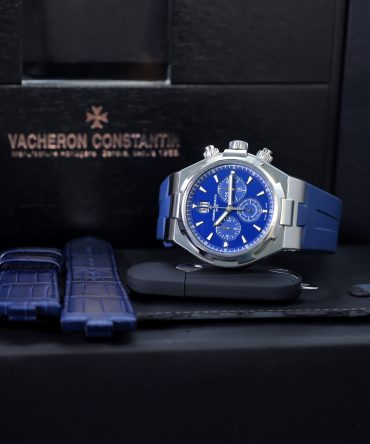 Alternative view of Vacheron Constantin Overseas Chronograph 49150/000A 9745 - 42mm - Blue Dial