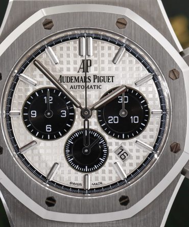 Alternative view of Audemars Piguet Royal Oak Chronograph - 26331ST.OO.1220ST.03 - 41mm - Silver Dial