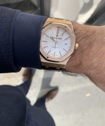 Alternative view of Audemars Piguet Royal Oak Selfwinding 15400OR.OO.D088CR.01 - Silver Dial - Rose Gold 18K - Leather Strap - 41mm