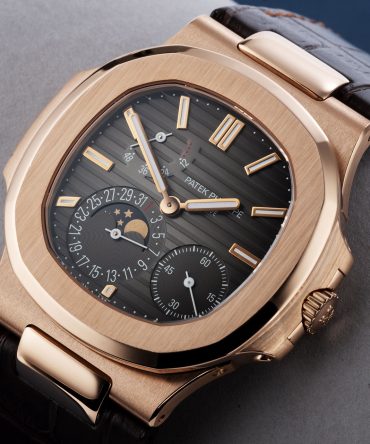 Alternative view of Patek Philippe NAUTILUS 5712R-001- Chocolate dial - Rosegold 18k - 40mm