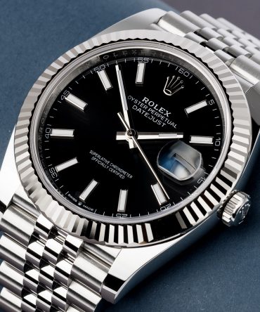 Alternative view of Rolex Datejust 126334-0018 - Black Dial - 41mm - Jubilee demi white gold 18k