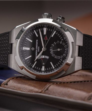 Alternative view of Vacheron-Constantin-Overseas-Dual-Time-7900V110A-B546-3 - 41mm - Black Dial