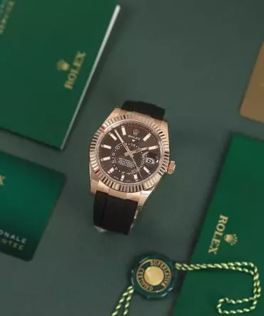 Alternative view of Role Sky-Dweller 326235-0005 - 42mm - Chocolate Dial - Oysterflex - Everose Gold 18K