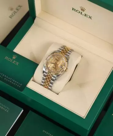 Alternative view of Rolex Datejust 126233-0033 - Jubilee Gold Dial, Diamonds