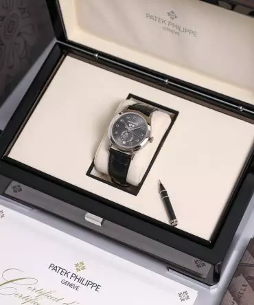 Alternative view of PATEK PHILIPPE Complications 5396G-014 - Annual Calender, Moonphase - Grey Dial - 38.5mm - White Gold 18K