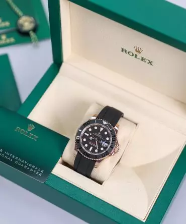 Alternative view of Rolex Yacht Master 126655-0002 - Black Dial -  Platinum / Everose Gold 18k / Oysterflex - 40mm