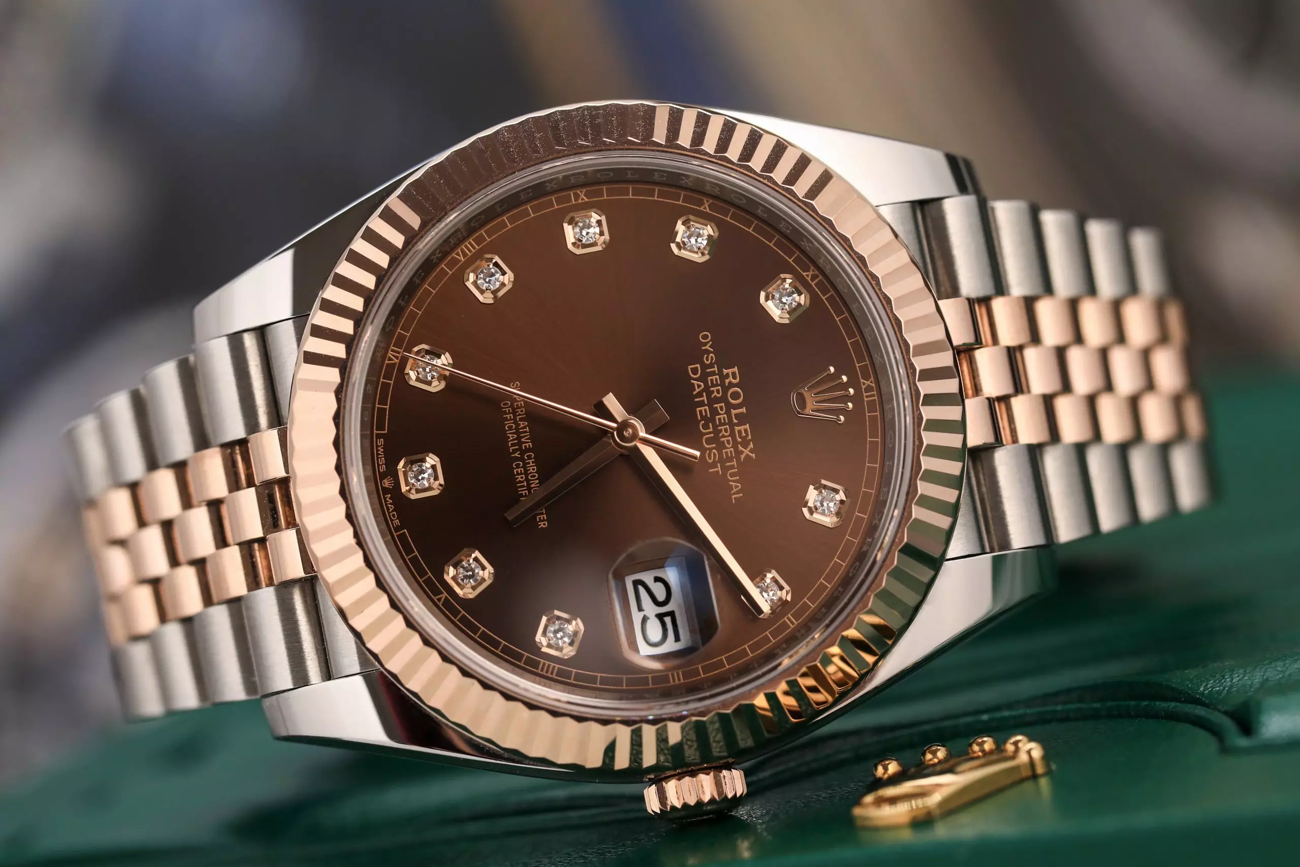Rolex Datejust 126331-0004 - 41mm - Chocolate Dial with Diamonds, Jubilee Demi Everose Gold 18K - Ảnh 3