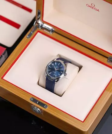 Alternative view of Omega Seamaster Aquaterra 150m 8900 - 220.12.41.21.03.001 - Blue dial - 41mm - STAINLESS STEEL