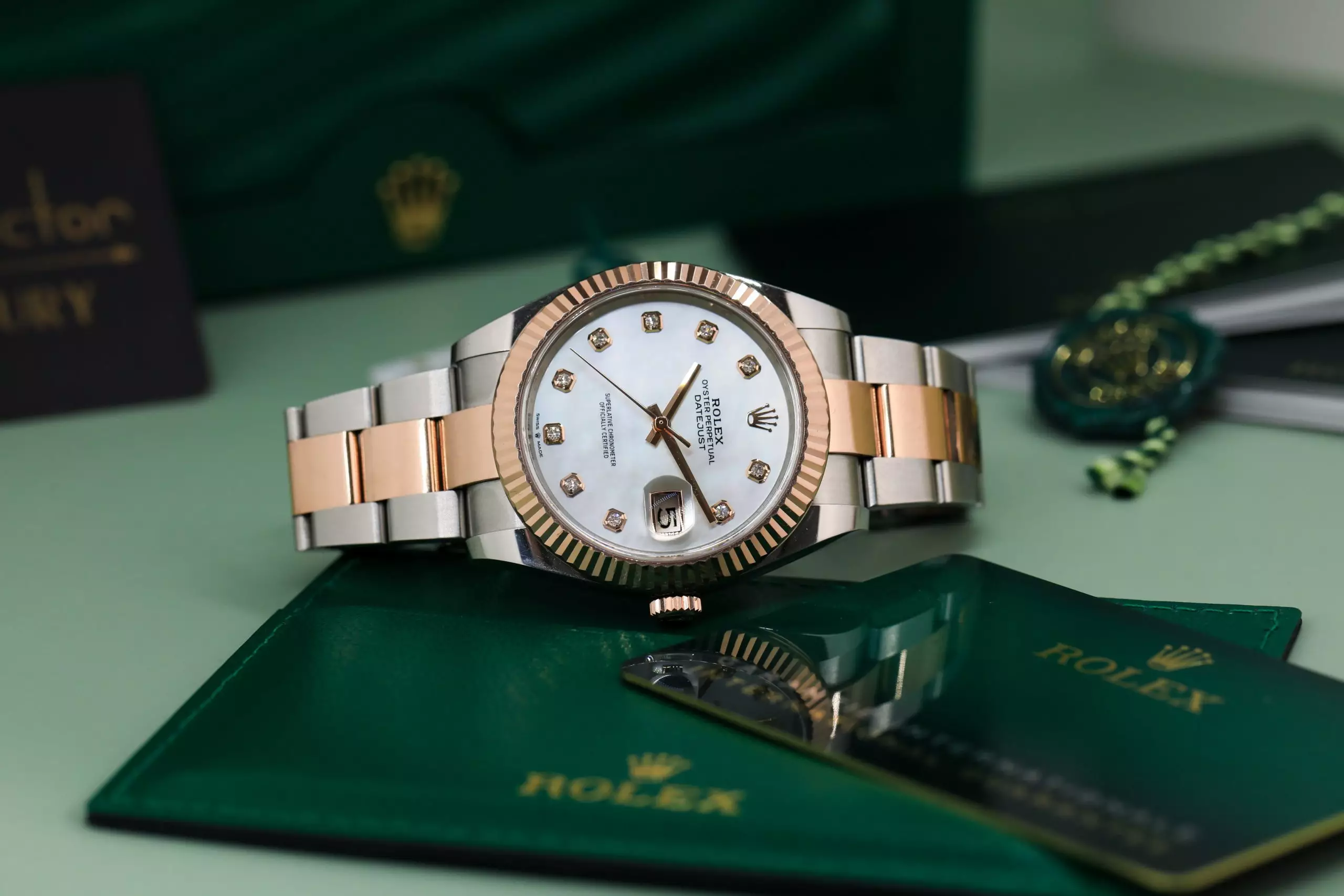 Rolex Datejust 126331-0013 - 41mm - MOP Dial with Diamonds, Oyster Demi Everose Gold 18K - Ảnh 3
