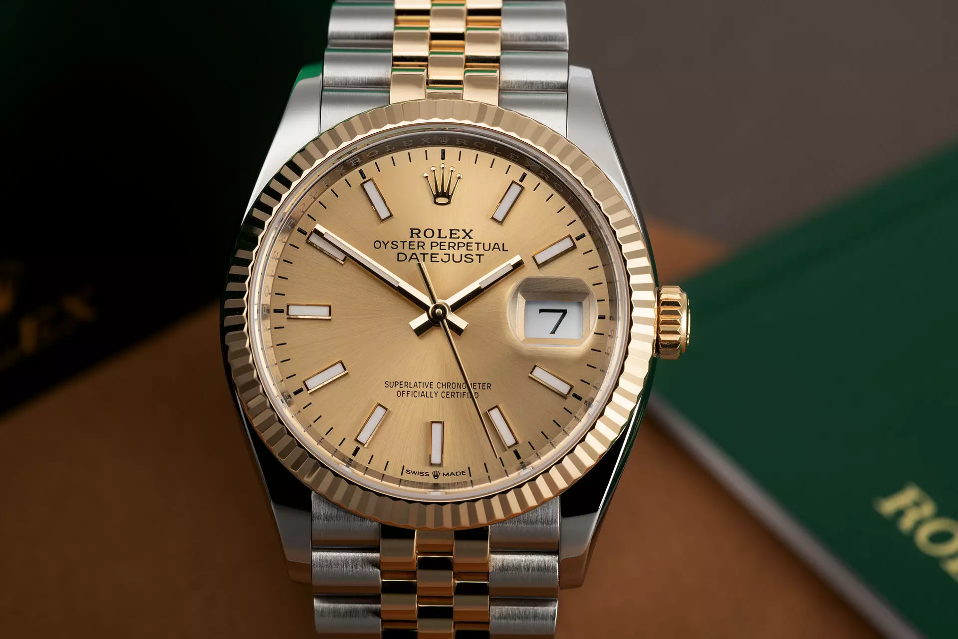 Rolex Datejust 126233-0015 - Gold Dial, Chromalight, Yellow Gold 18k, Jubilee - Ảnh 2