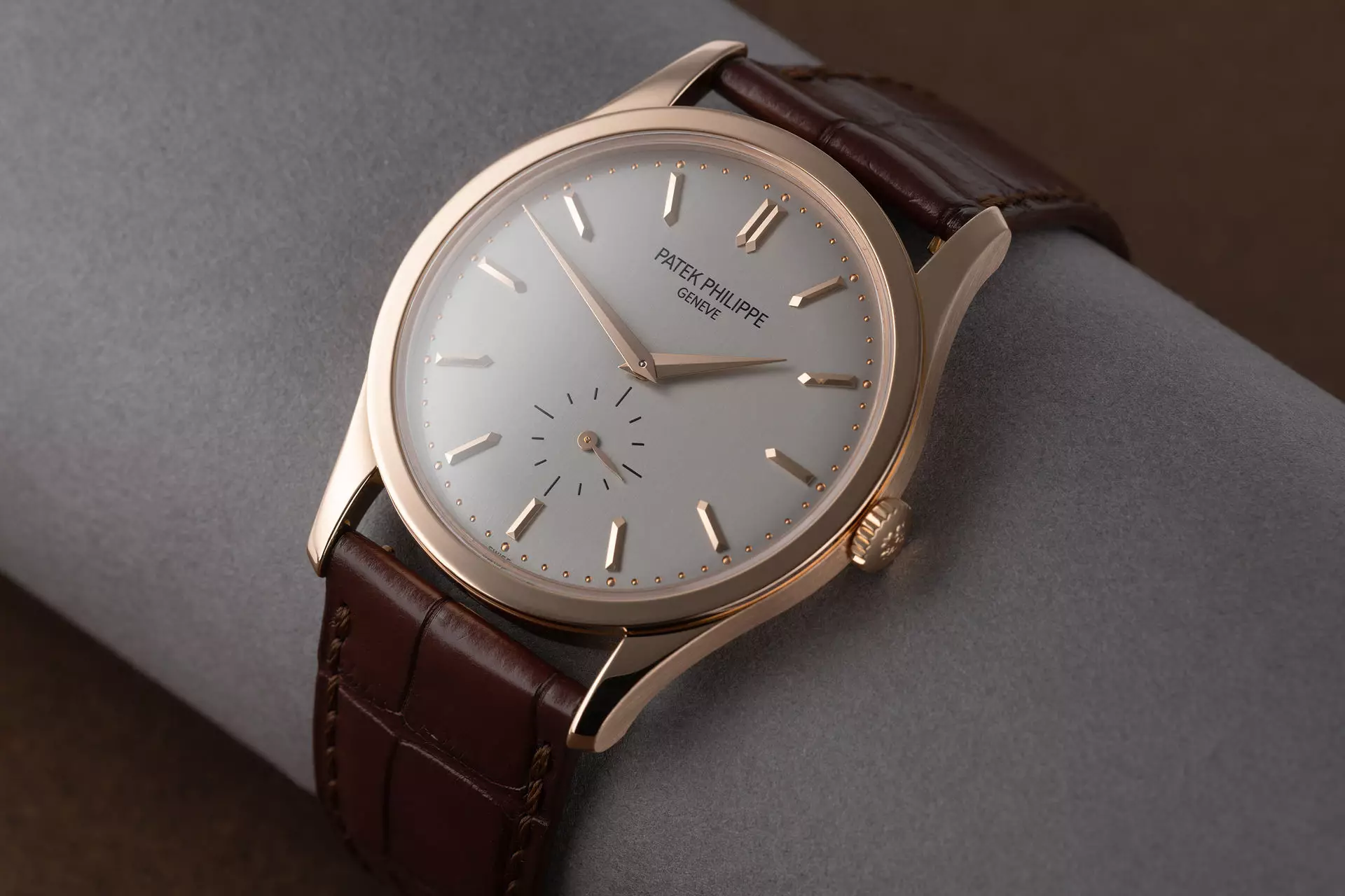 Patek Philippe Calatrava 5196R-001 - Rose Gold 18K - 37mm - Ảnh 4
