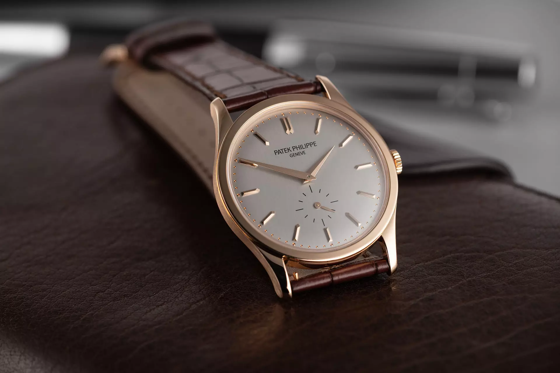 Patek Philippe Calatrava 5196R-001 - Rose Gold 18K - 37mm - Ảnh 3