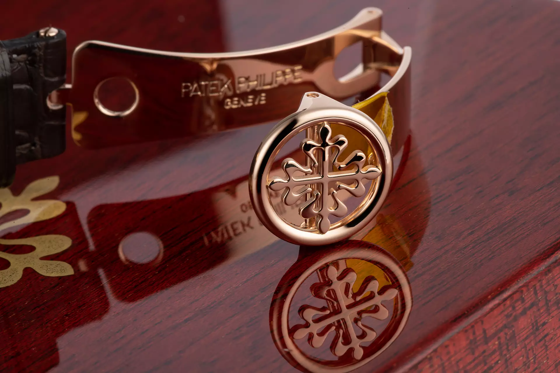 Patek Philippe Complications 5230R-012 - World Time - Rose Gold 18K - 38.5mm - Ảnh 4