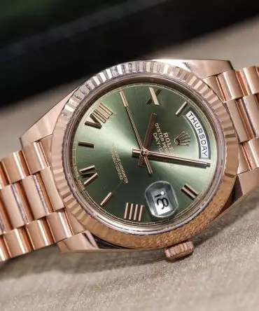 Alternative view of Rolex Day Date 228235-0025, 40mm, Green Olive Dial- President Everose Gold 18K
