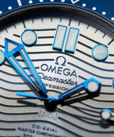 Alternative view of OMEGA SEAMASTER DIVER 300M 8800 – 210.30.42.20.06.001 - GREY DIAL - 42MM - STAINLESS STEEL