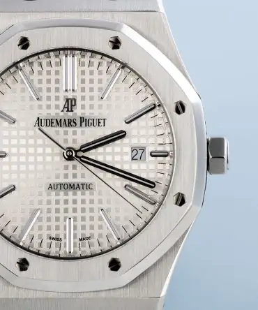 Alternative view of Audemars Piguet Royal Oak 15400ST.OO.1220ST.02 - White Dial - 41mm