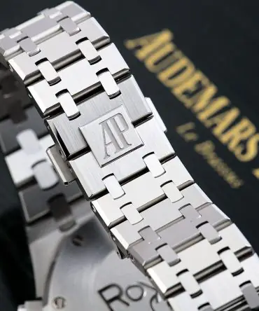 Alternative view of Audemars Piguet Royal Oak Chronograph 26331ST.OO.1220ST.02 - 41mm - Black Dial