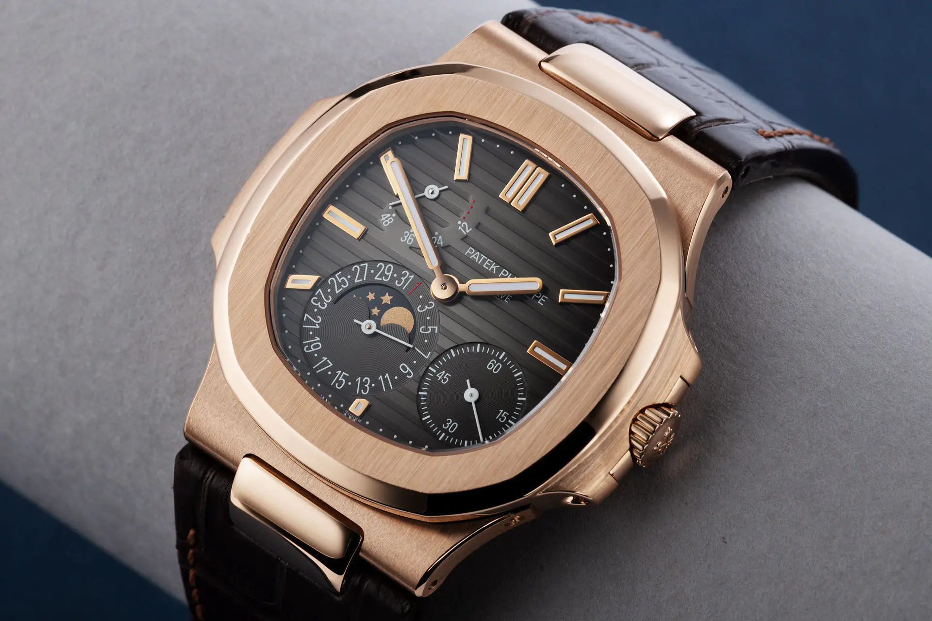 Patek Philippe NAUTILUS 5712R-001- Chocolate dial - Rosegold 18k - 40mm - Ảnh 2