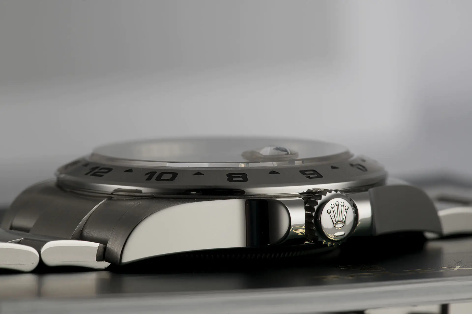 Rolex Explorer II 226570-0002 - Black Dial - Oystersteel - 42mm - Ảnh 6