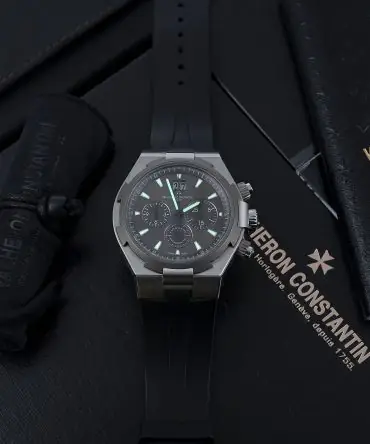 Alternative view of Vacheron Constantin Overseas Chronoghraph 49150/000W-9501 - 42mm - Steel - Grey Dial