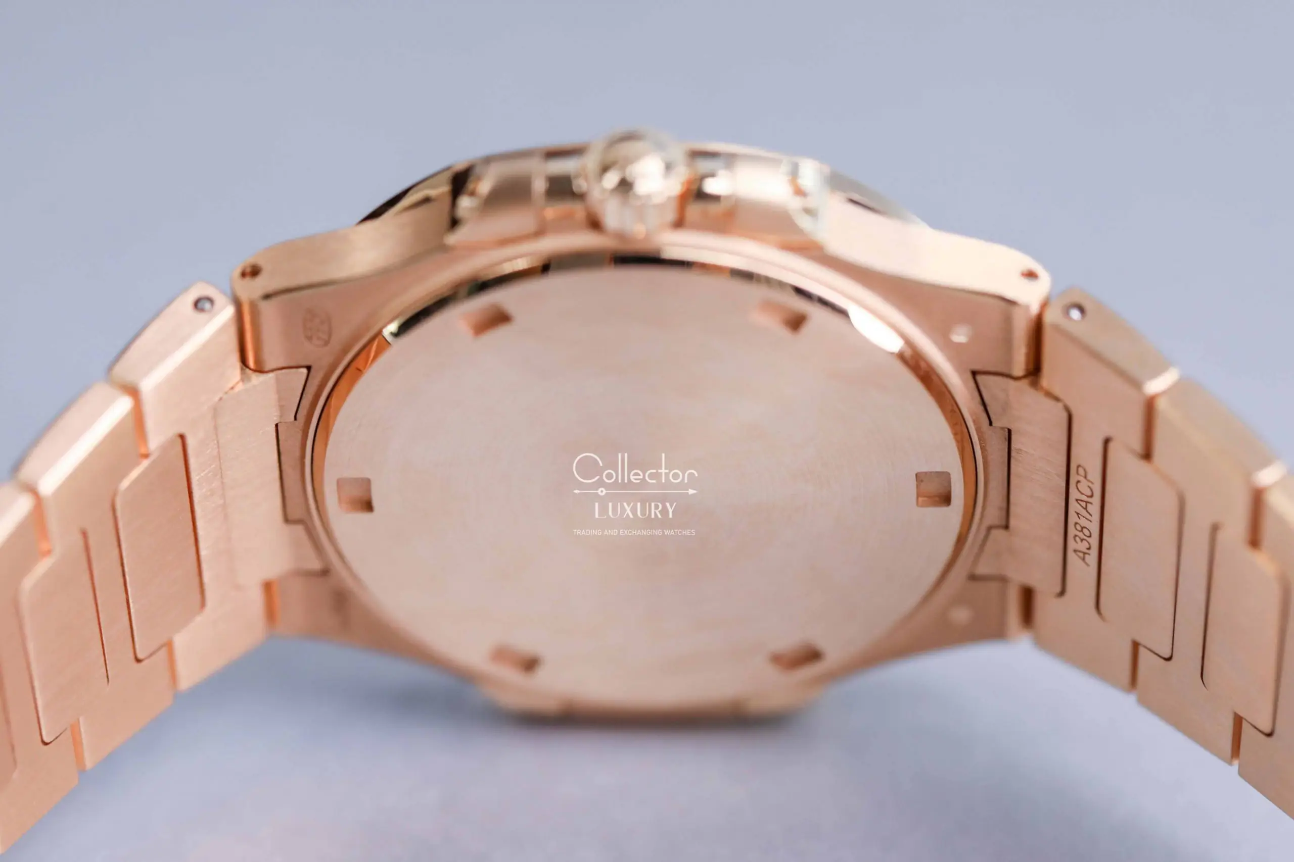 PATEK PHILIPPE NAUTILUS 7010/1R-011 - White Dial - 32mm - Rose Gold 18k - Ảnh 4